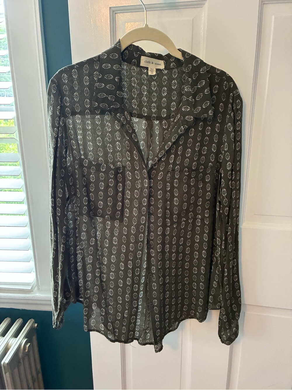 cloth & stone Olive Green Printed Button-Down Blouse